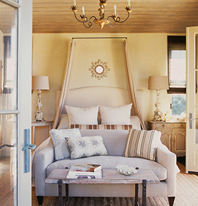 interiors-malibu-equestrian-bedroom-thumb